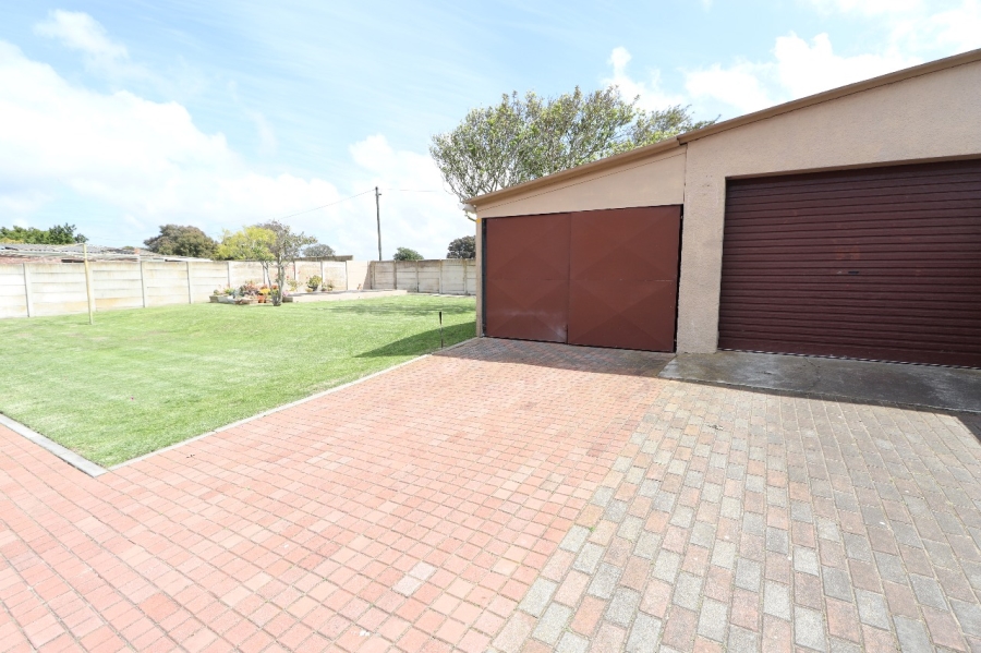 3 Bedroom Property for Sale in Kabega Park Eastern Cape
